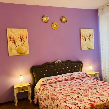Artistry Apartment In City Center Апартаменты Дезенцано-дель-Гарда