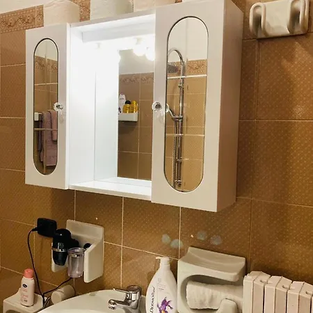 Artistry Apartment In City Center * Дезенцано-дель-Гарда