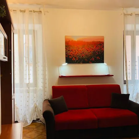 Апартаменты Artistry Apartment In City Center Дезенцано-дель-Гарда